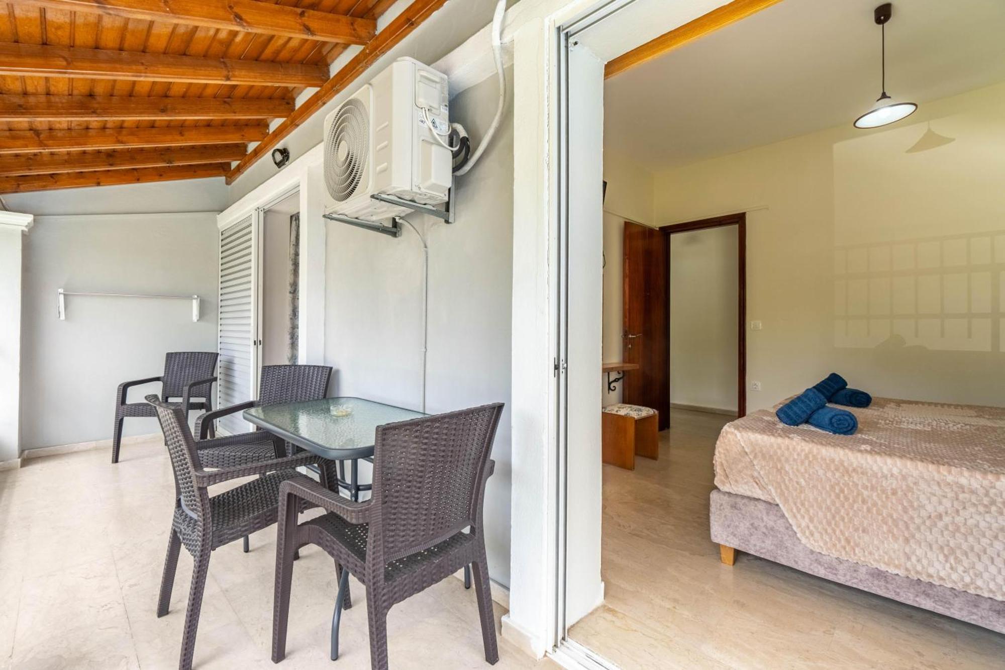 Angela Hotel & Apartments 고우비아 외부 사진
