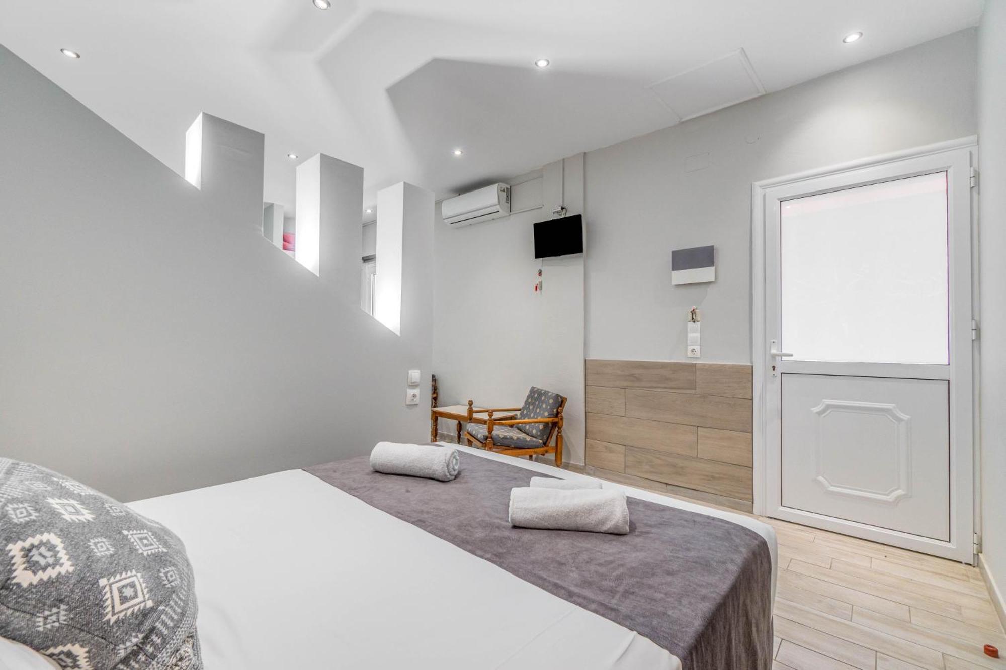 Angela Hotel & Apartments 고우비아 외부 사진