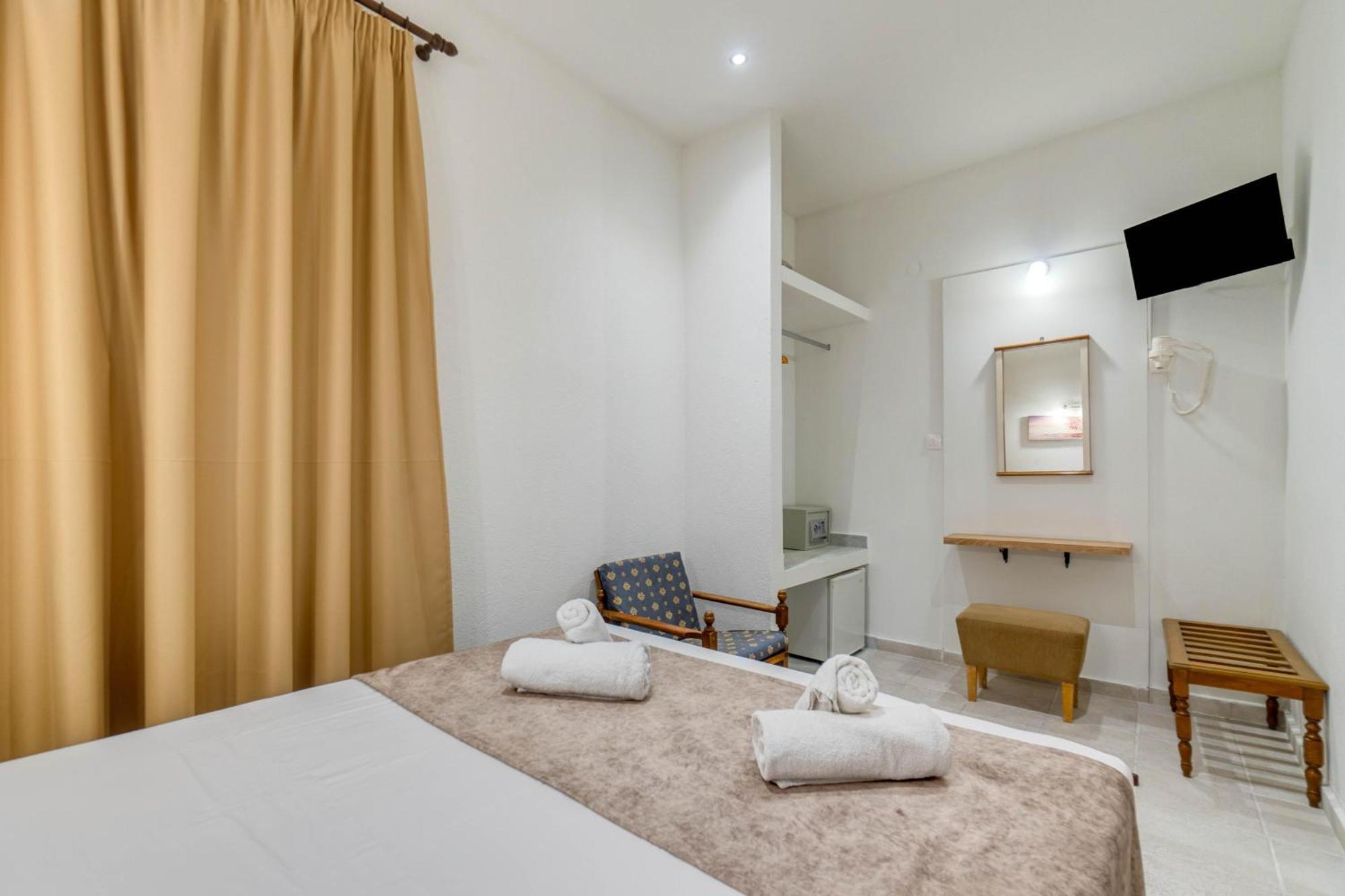 Angela Hotel & Apartments 고우비아 외부 사진